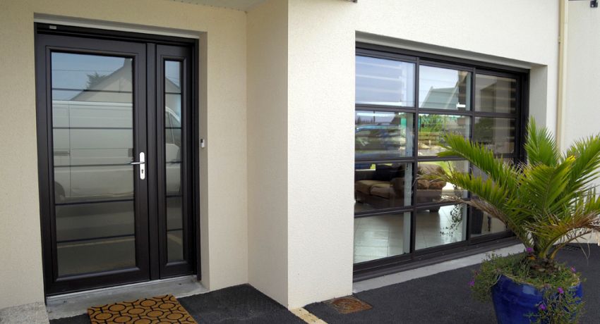 Hliníkové dvere: rôzne vchodové a interiérové ​​návrhy