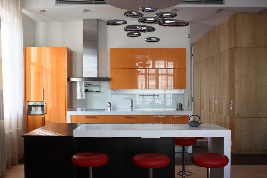 Stojany na kuchyňu, fotografie možných dizajnových možností