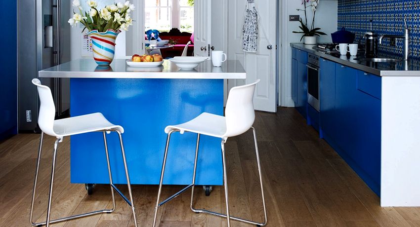 Barová stolička pre kuchyňu: potrebný kus nábytku pre regály