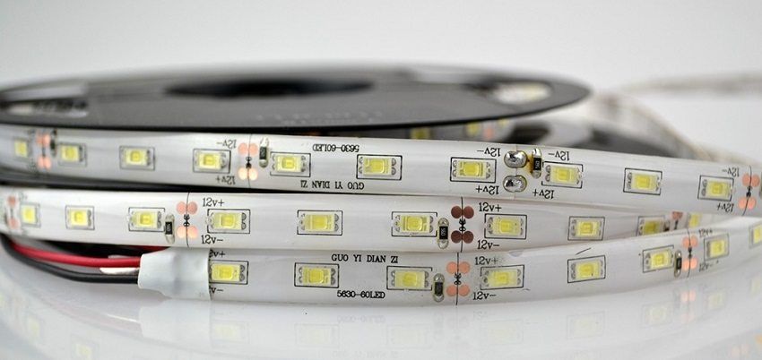 Napájanie pre LED pás 12V: výber optimálneho zariadenia