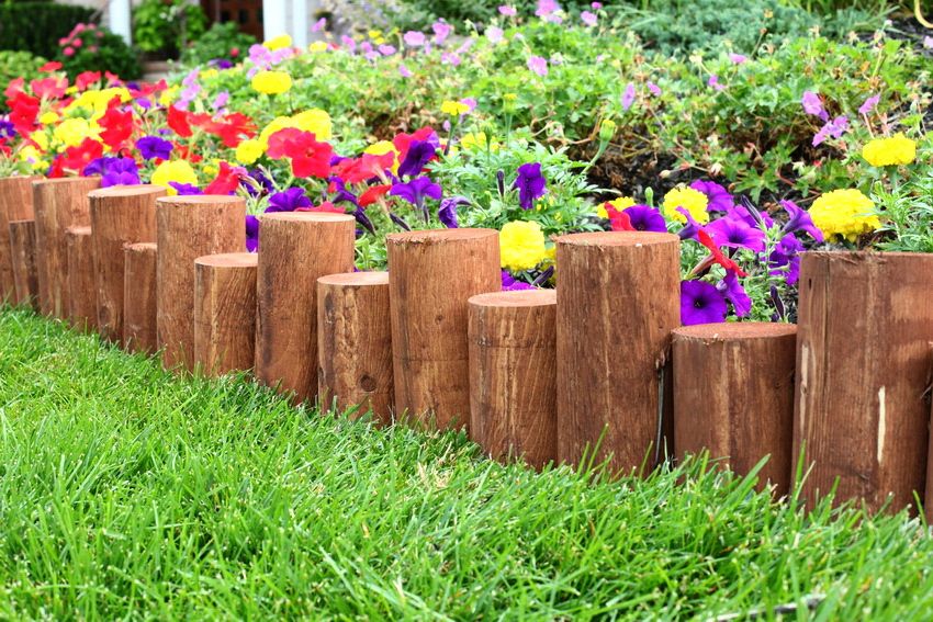 Dekoratívny plot pre záhradníctvo: tvorivá výzdoba kvetinových záhonov a plošín
