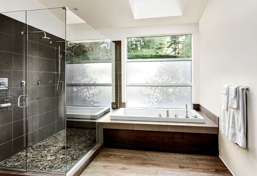 Kúpeľňový dizajn so sprchou: netriviálne varianty dizajnu