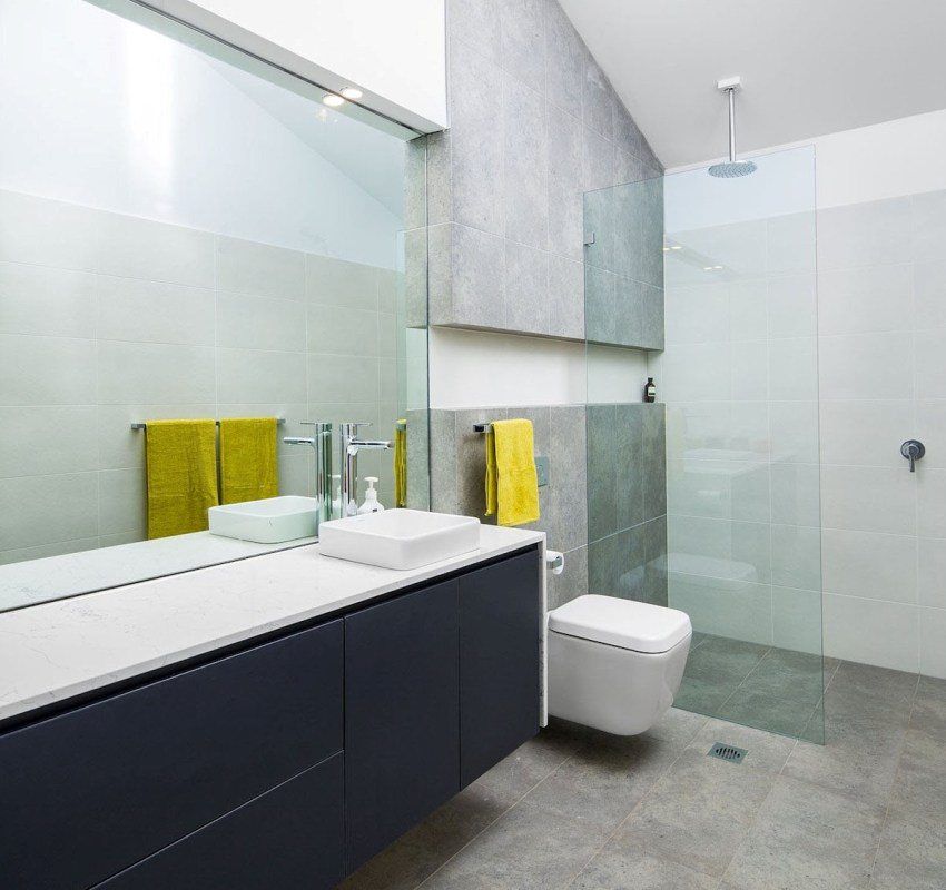 Návrh kúpeľní v kombinácii s toaletou: fotografie interiérov a zaujímavé riešenia