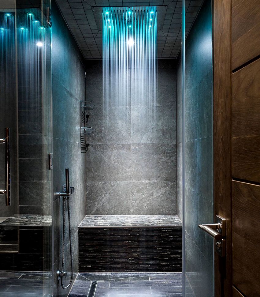 Sprcha vo výklenku: najlepšia voľba pre malú kúpeľňu