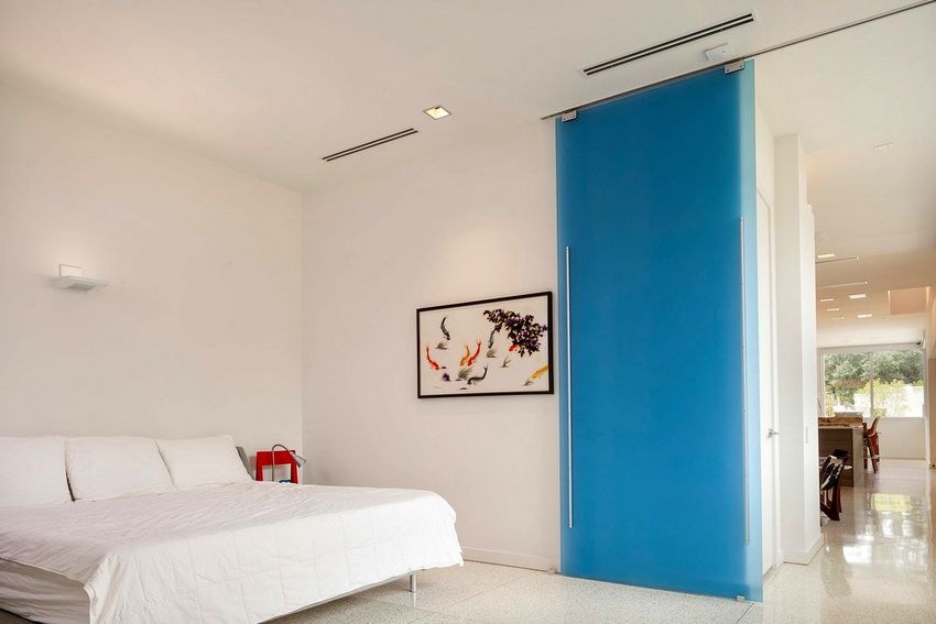 Interroom sklenené dvere ako štýlový prízvuk v modernom interiéri