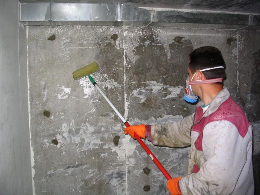 Hydroizolácia suterénu zo spodnej strany podzemnej vody: metódy na ochranu budovy pred vlhkosťou