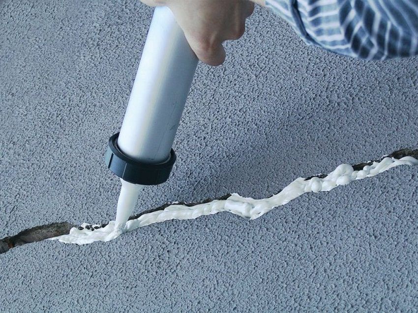 Hydroizolácia podlahy v byte pred poterom: typy a podrobnosti inštalácie