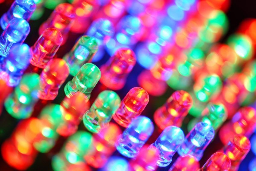 Vlastnosti LED: spotreba prúdu, napätie, výkon a svetelný výkon