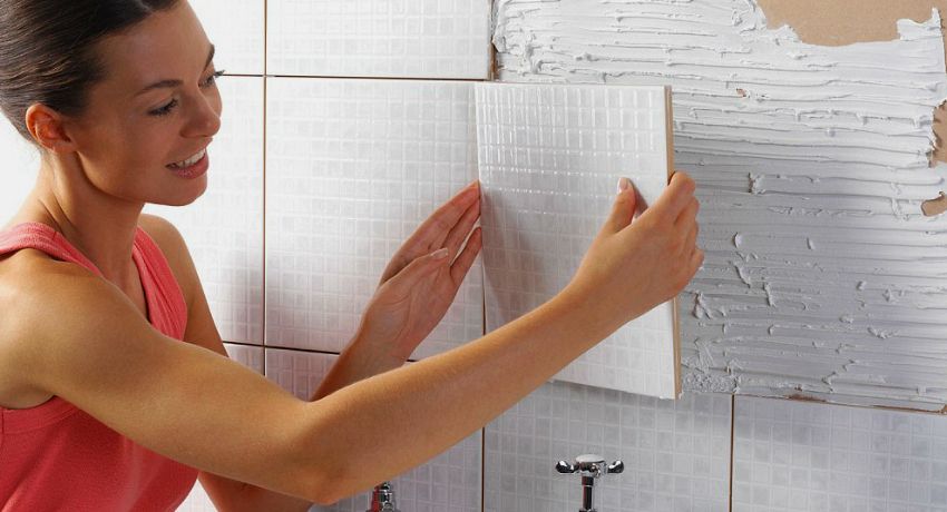 Ako dať dlaždice v kúpeľni: všetky fázy a jemnosti, ktoré čelia povrchom