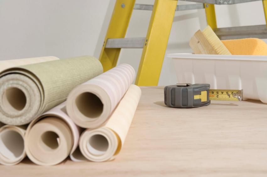 Ako lepiť vinyl tapety na papierovej báze: užitočné tipy na dekoráciu stien