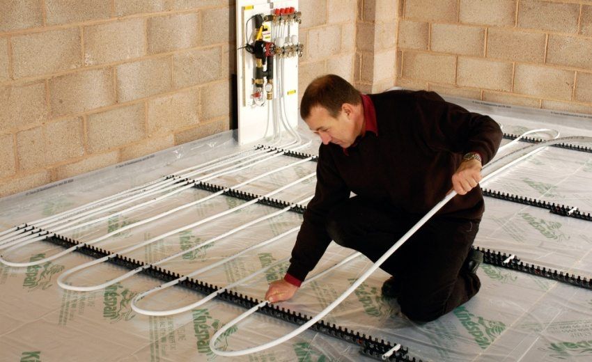 Ktoré rúry na podlahové vykurovanie sú lepšie a pohodlnejšie na použitie