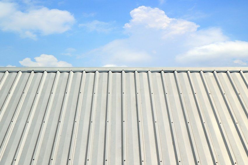 Strešné materiály pre strechu: typy a ceny moderných náterov
