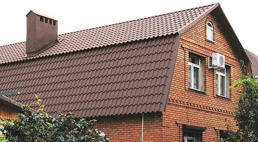 Ondulin alebo kovové dlaždice: čo je lepšie vybrať pre strechu domu