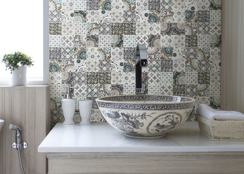 Mozaikové dlaždice pre kúpeľňu: odrody, výber dizajnu a styling