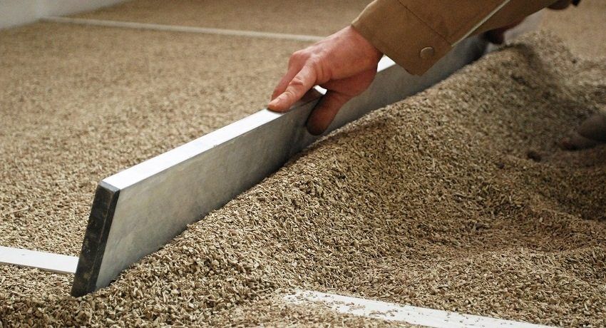 Výhody a nevýhody suchého podlahového poteru a technológie jeho zariadenia