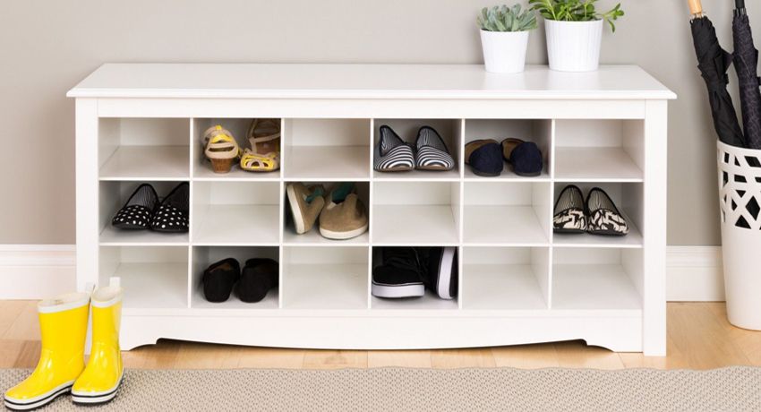 Regály na obuv na chodbe: dôležitý detail interiéru pre pohodlný život