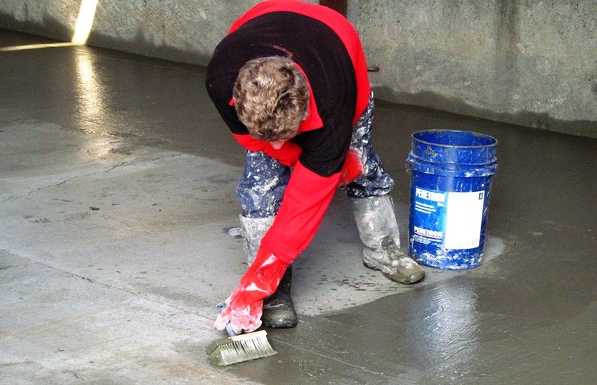 Prenikajúca vodotesnosť pre betón: najlepší spôsob, ako chrániť pred vlhkosťou
