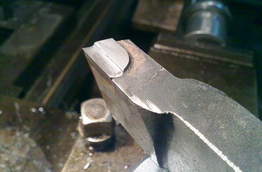 Nástroje na rezanie kovov pre sústruh: detailná charakteristika nástroja