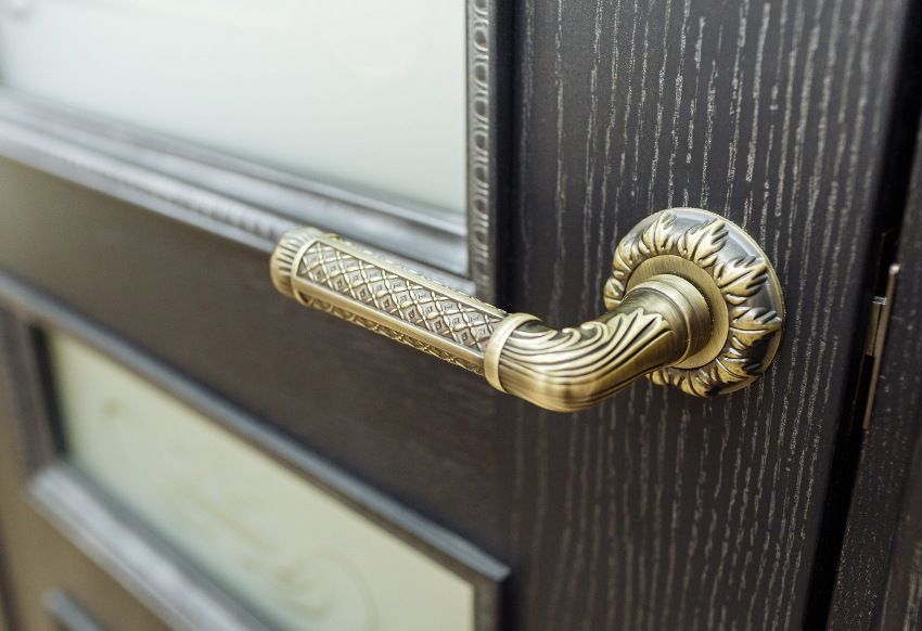Držadlá pre interiérové ​​dvere: charakteristiky a typy výrobkov