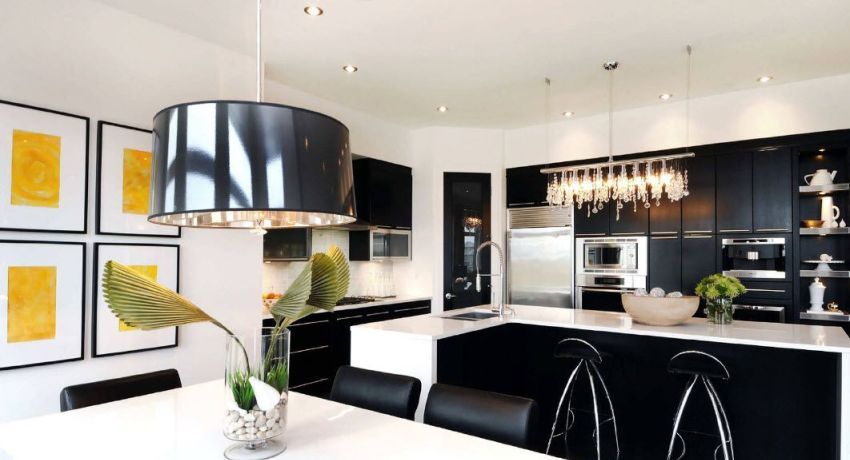 LED stropné lustre pre domácnosť, ich zariadenie a odporúčania pre výber