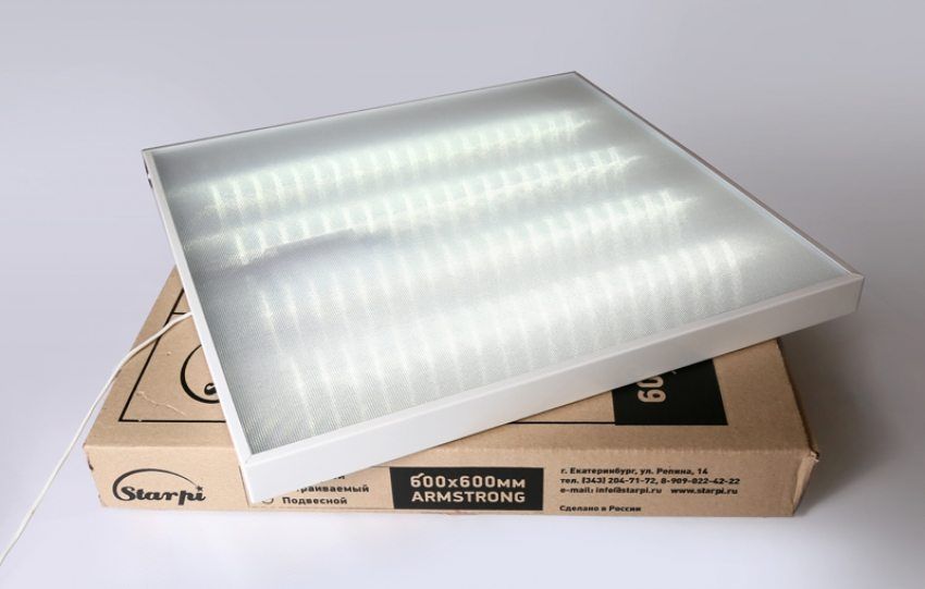 LED svietidlá pre vnútorné osvetlenie: režijné a zapustené
