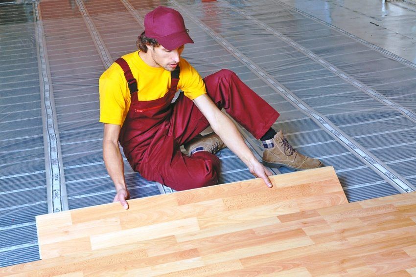 Teplá podlaha pod laminátom na drevenej podlahe: typy a vlastnosti