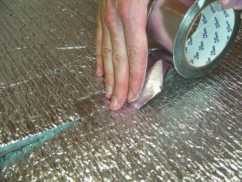 Pokládka laminátu na betónovú podlahu so substrátom: plná inštalačná technológia