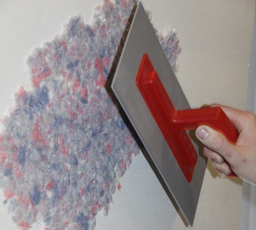 Univerzálny materiál: tekuté tapety, ako ich aplikovať na stenu a na iné povrchy