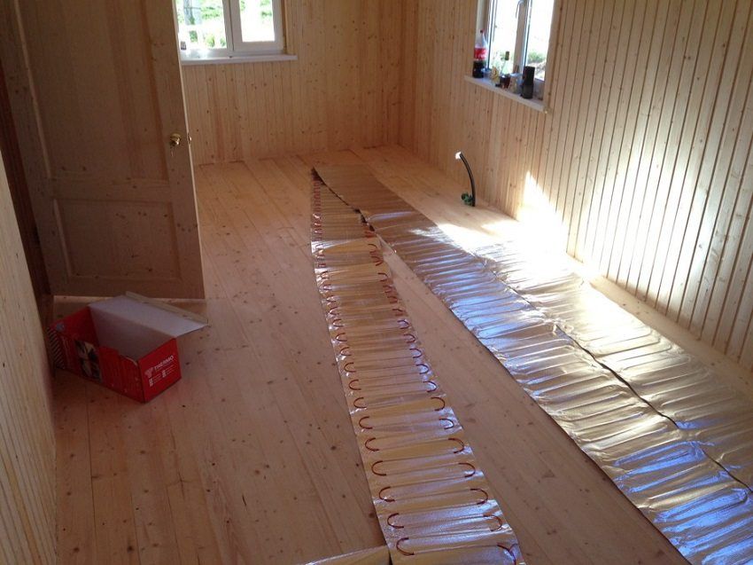 Izolácia na podlahu v drevenom dome, ktorý je lepšie vybrať a ako sa montovať