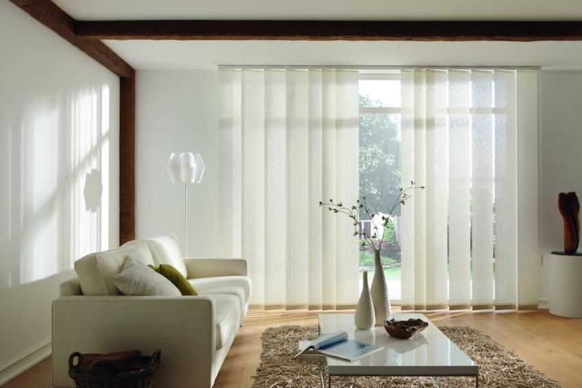 Vertikálne žalúzie na oknách: spoľahlivá a odolná proti slnečnému žiareniu