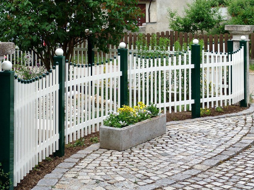 Drevené ploty: fotografické návrhy v modernej verzii